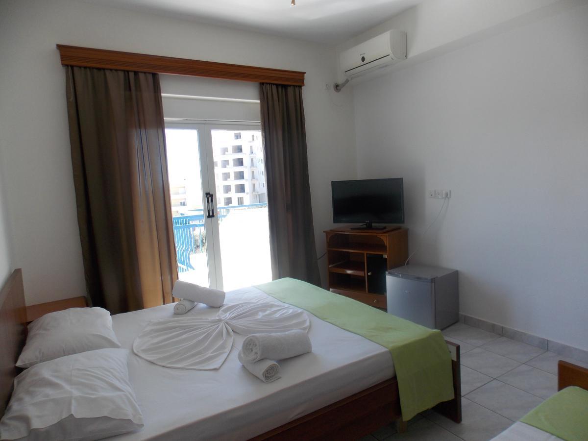סרנדה Hotel Dea מראה חיצוני תמונה