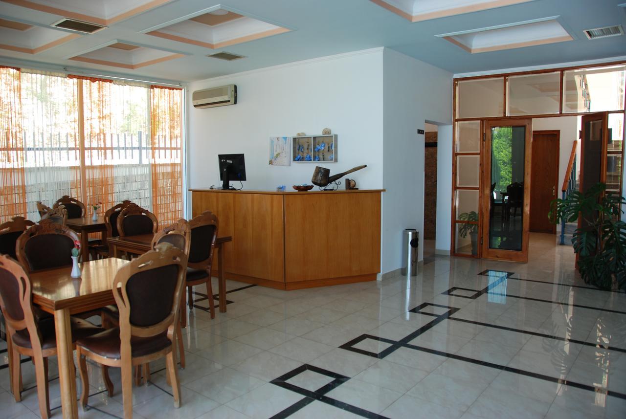 סרנדה Hotel Dea מראה חיצוני תמונה